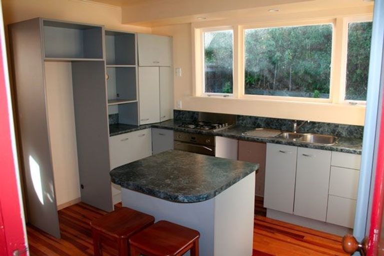 Photo of property in 25 Montreal Grove, Kingston, Wellington, 6021