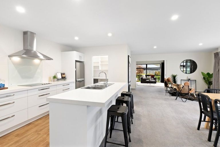 Photo of property in 4 Cone Peak Close, Lake Hayes, Queenstown, 9304