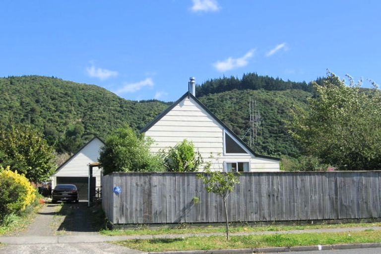 Photo of property in 4 Amber Grove, Birchville, Upper Hutt, 5018