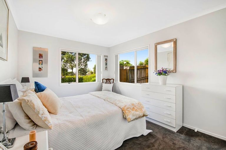 Photo of property in 1 Anchorite Way, Red Beach, 0932