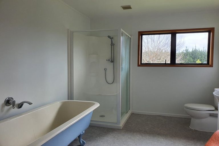 Photo of property in 144 Taupaki Road, Taupaki, Henderson, 0782