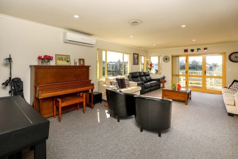 Photo of property in 7 Horizon Heights, Whalers Gate, New Plymouth, 4310