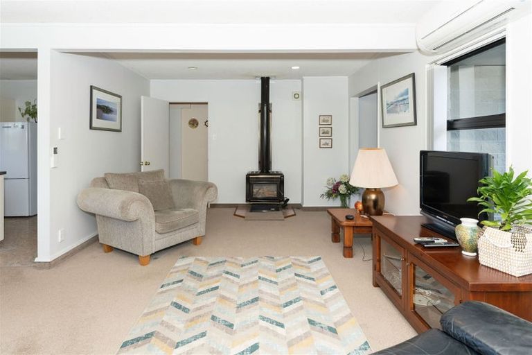 Photo of property in 13 Webb Avenue, Levin, 5510