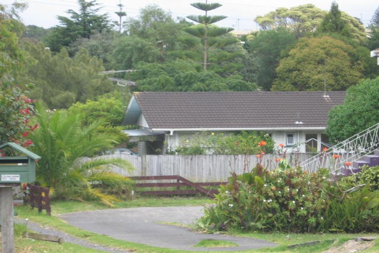 Photo of property in 1/28 Ramillies Place, Glenfield, Auckland, 0629