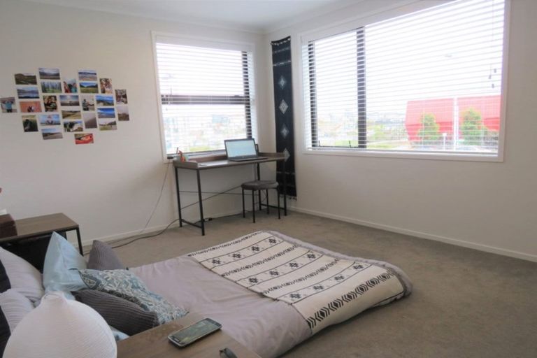 Photo of property in 2 Sidney Wallingford Way, Hobsonville, Auckland, 0616