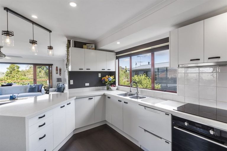 Photo of property in 43 Cockle Bay Road, Cockle Bay, Auckland, 2014