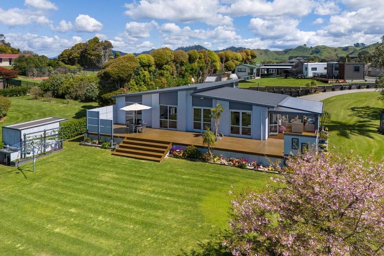 Photo of property in 22 Reo Crescent, Waihi Beach, 3611