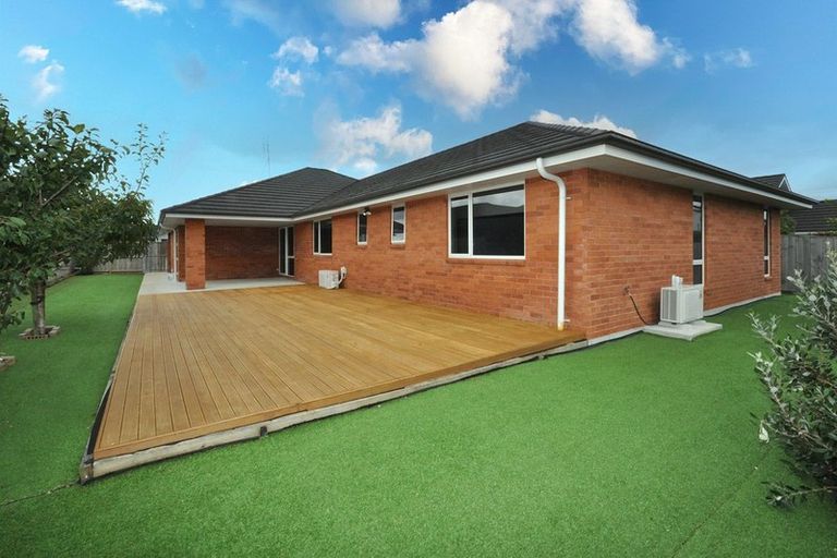 Photo of property in 31 Paso Fino Crescent, Karaka, Papakura, 2113