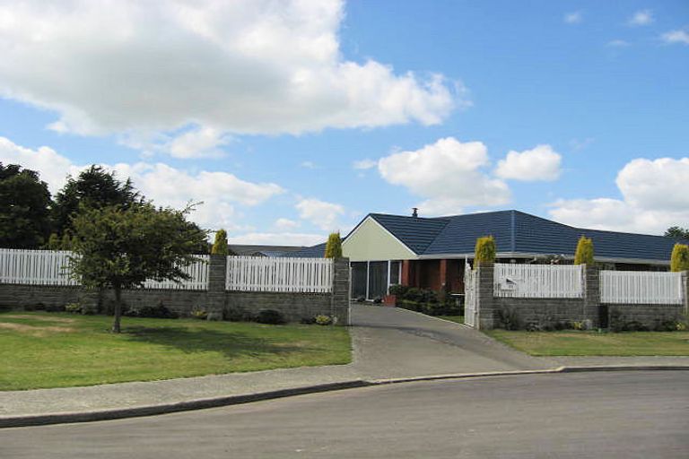 Photo of property in 31 Oakden Drive, Darfield, 7510