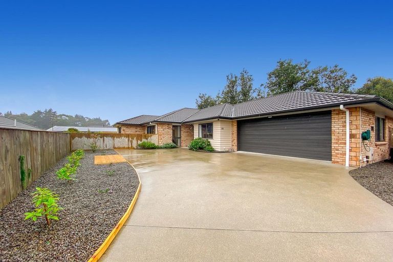 Photo of property in 16 Bluewater Place, Paraparaumu, 5032