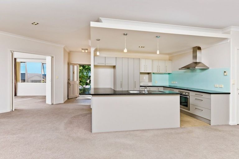 Photo of property in 58 Grand Drive, Orewa, 0931