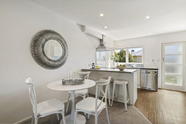 Photo of property in 3/67 Vauxhall Road, Devonport, Auckland, 0624