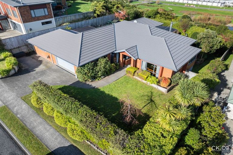 Photo of property in 53 Riverstone Drive, Riverstone Terraces, Upper Hutt, 5018