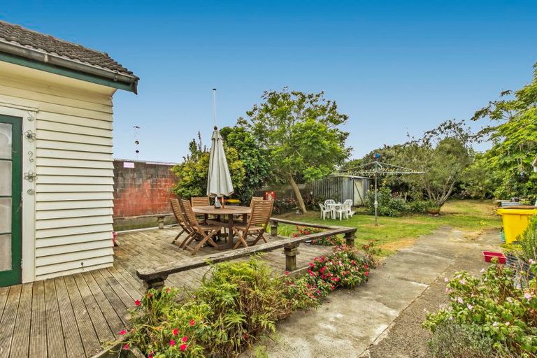 Photo of property in 165 Russell Road, Manurewa, Auckland, 2102