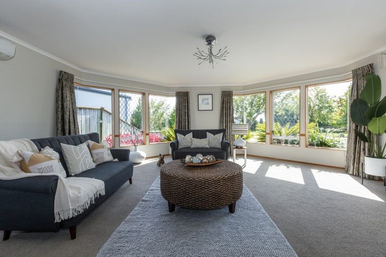 Photo of property in 11 Kensington Drive, Taradale, Napier, 4112