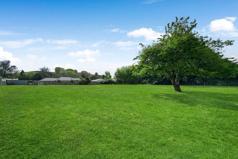 Photo of property in 20 Paraekaretu Street, Hunterville, 4730