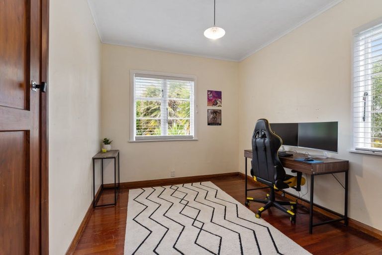 Photo of property in 43 Aotaki Street, Otaki, 5512