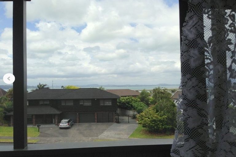 Photo of property in 115 Wiseley Road, West Harbour, Auckland, 0618