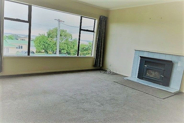 Photo of property in 42 Omokoroa Road, Omokoroa, 3114