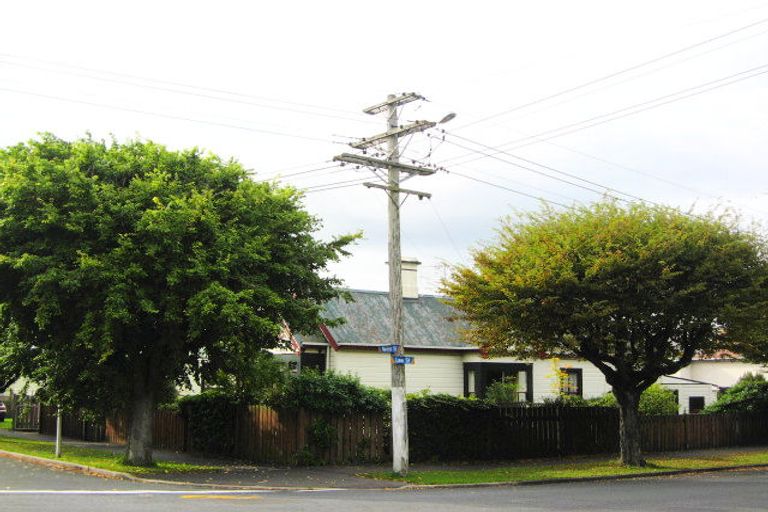 Photo of property in 71 Neville Street, Caversham, Dunedin, 9012
