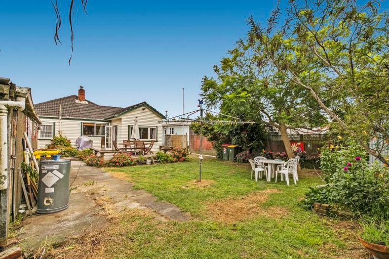 Photo of property in 165 Russell Road, Manurewa, Auckland, 2102