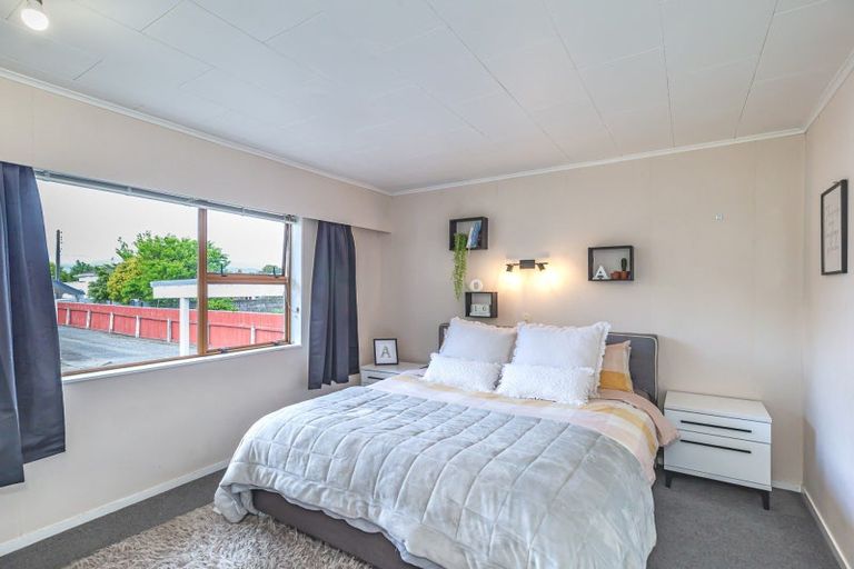 Photo of property in 97a Weraroa Road, Levin, 5510