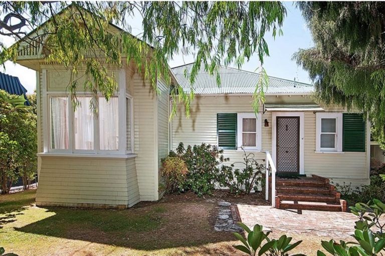 Photo of property in 17 Epsom Avenue, Epsom, Auckland, 1023