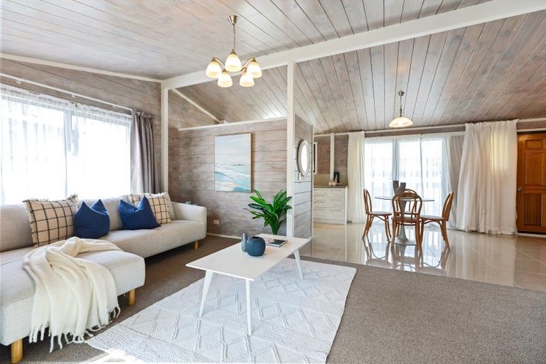 Photo of property in 11a Pokapu Place, Bethlehem, Tauranga, 3110