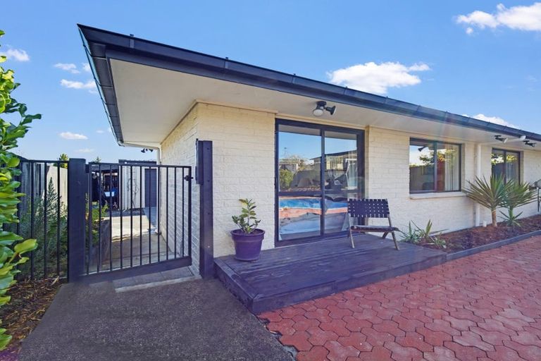 Photo of property in 15 Carter Drive, Pomare, Rotorua, 3015