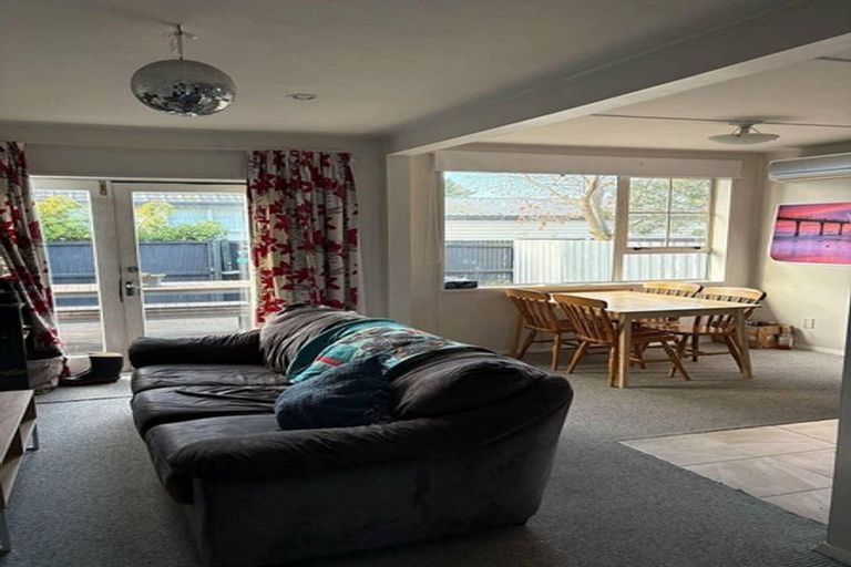 Photo of property in 176a Langdons Road, Northcote, Christchurch, 8052