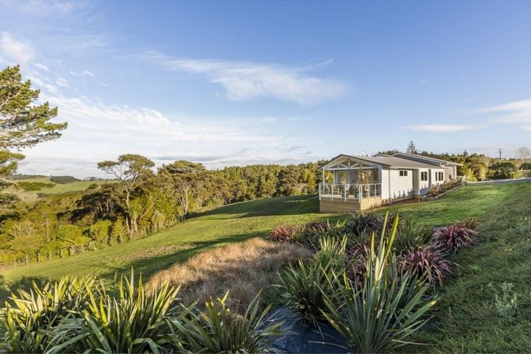 Photo of property in 180 Taylor Road, Waimauku, 0882