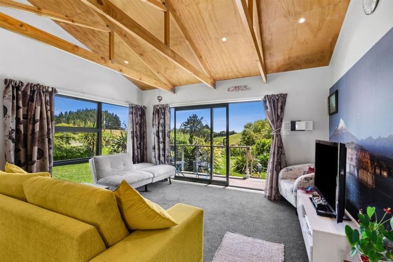 Photo of property in 590 Frankley Road, Hurworth, New Plymouth, 4371