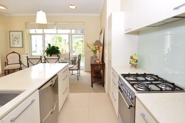 Photo of property in 18 Parkside Drive, Orewa, 0931