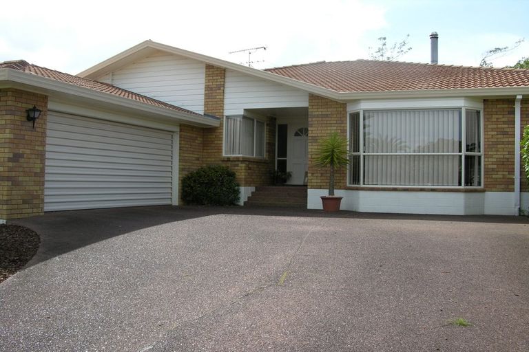 Photo of property in 23 Simon Owen Place, Golflands, Auckland, 2013