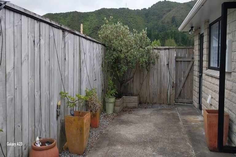 Photo of property in 340 Wellington Road, Wainuiomata, Lower Hutt, 5014
