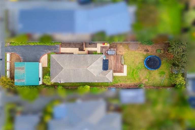 Photo of property in 51 Winters Road, Redwood, Christchurch, 8051