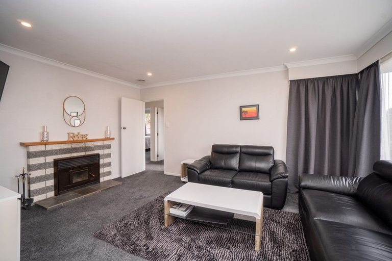 Photo of property in 24 Rhodes Drive, Kelvin Grove, Palmerston North, 4414