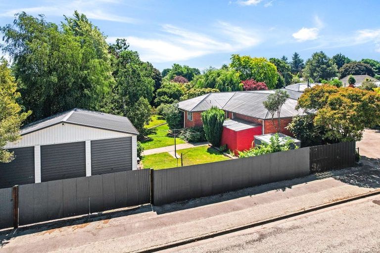 Photo of property in 52 Mcmurdo Street, Tinwald, Ashburton, 7700