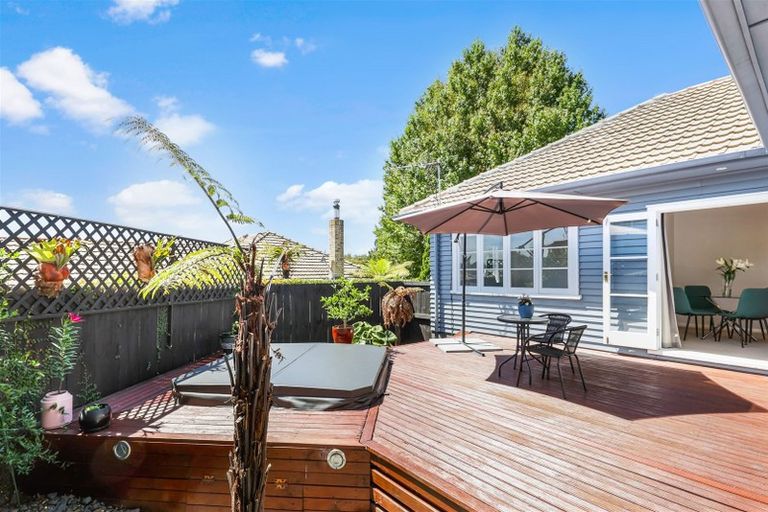 Photo of property in 27 Masters Avenue, Hillcrest, Hamilton, 3216