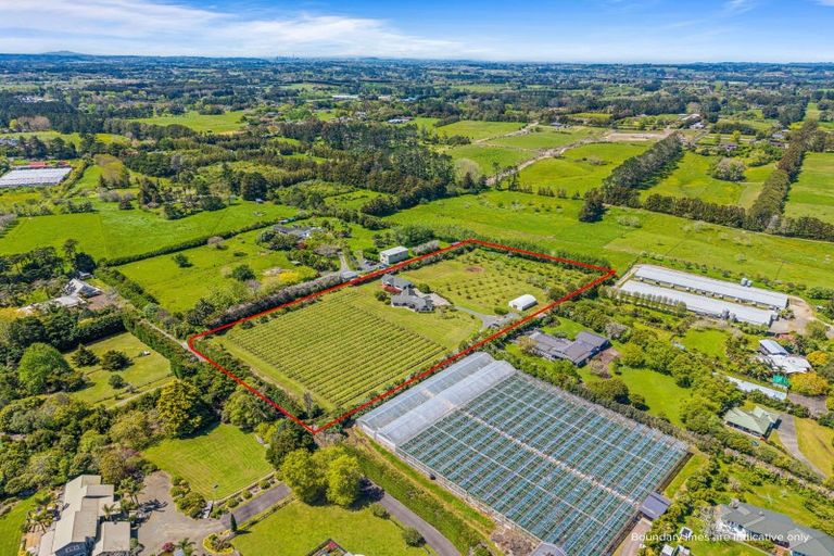 Photo of property in 73 Motu Road, Kumeu, 0891