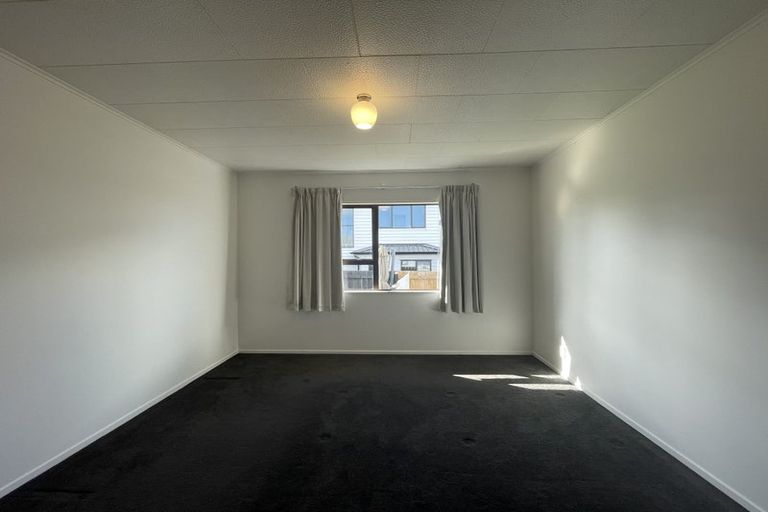 Photo of property in 1/94 Roberts Road, Te Atatu South, Auckland, 0610