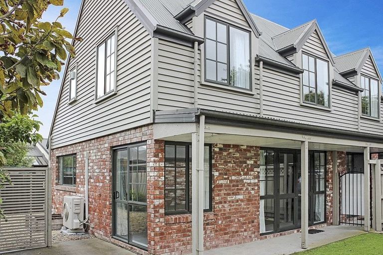 Photo of property in 46d Division Street, Riccarton, Christchurch, 8041