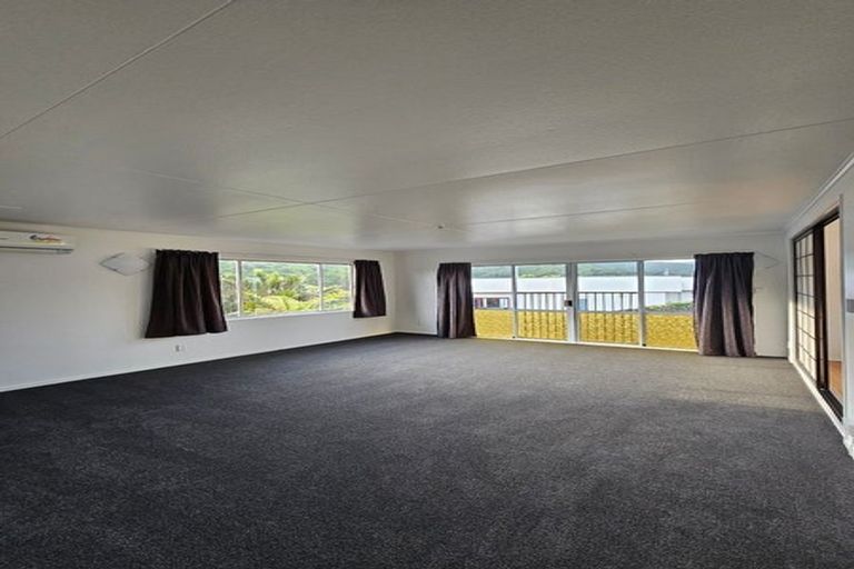 Photo of property in 264 Main Road, Tawa, Wellington, 5028