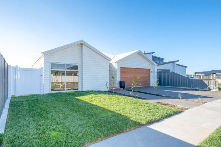 Photo of property in 76 Pelorus Avenue, Poraiti, Napier, 4112