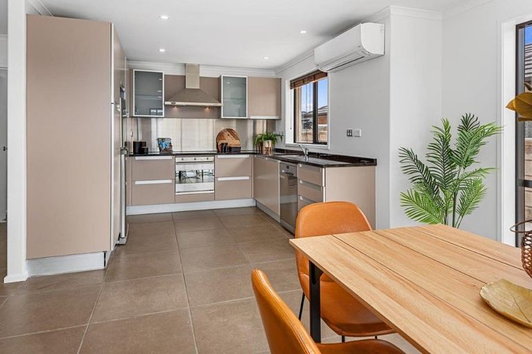 Photo of property in 38 Key West Drive, One Tree Point, 0118