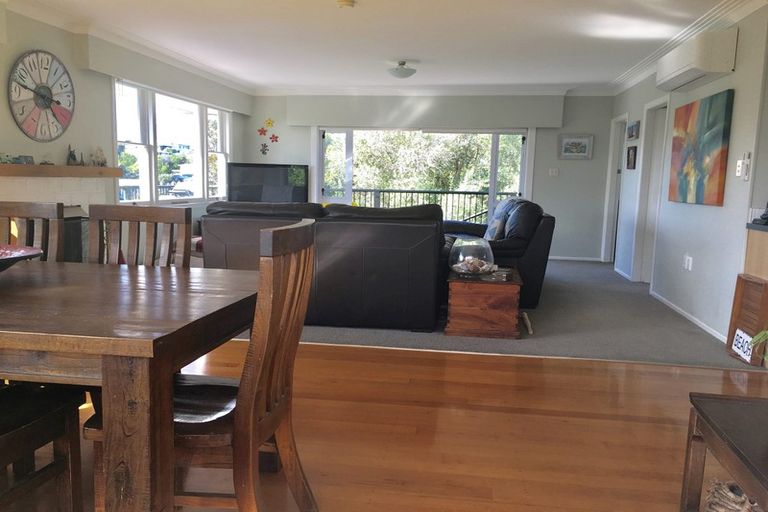 Photo of property in 38 Omokoroa Road, Omokoroa, 3114