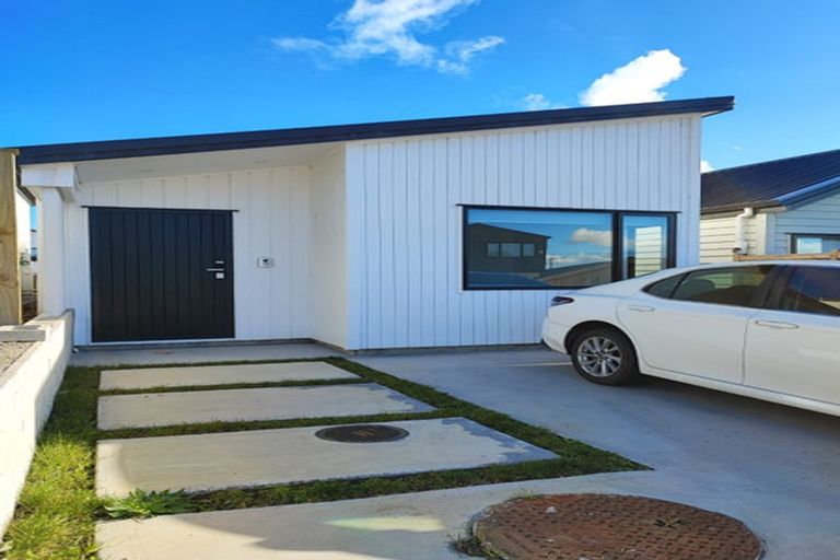 Photo of property in 21 Biokovo Street, Massey, Auckland, 0614