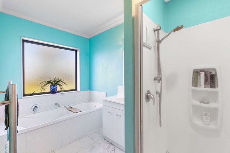 Photo of property in 28 Carroll Place, Owhata, Rotorua, 3010