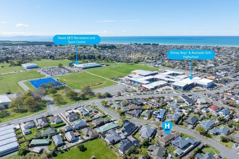 Photo of property in 26 Blue Gum Place, New Brighton, Christchurch, 8083