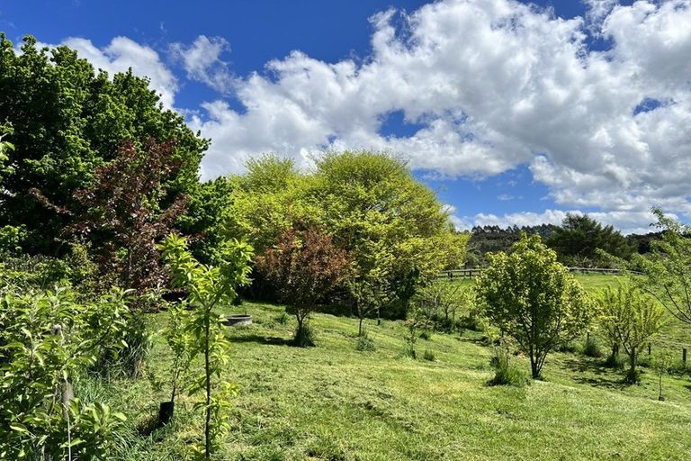 Photo of property in 17 Parerohi Grove, Kuratau, Turangi, 3381
